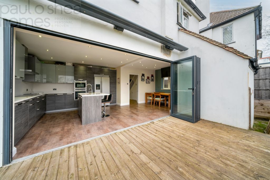 Property photo 3 of 16 Dsc09556-Hdr-Edit