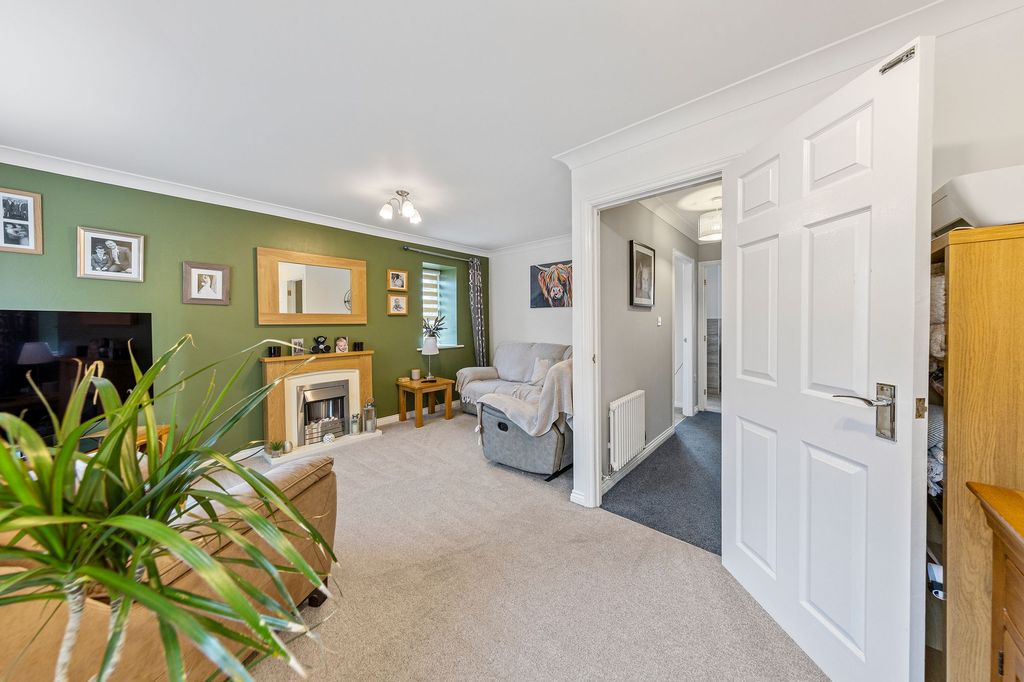 Property photo 2 of 26