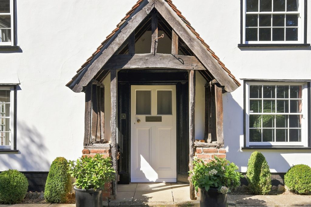 Property photo 2 of 57