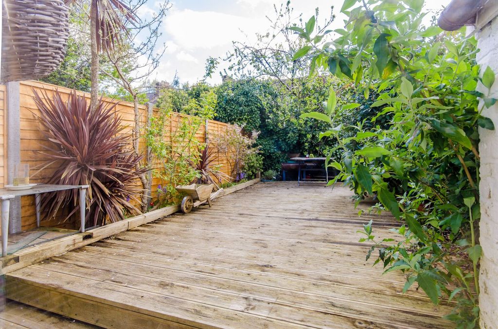 Property photo 3 of 12
