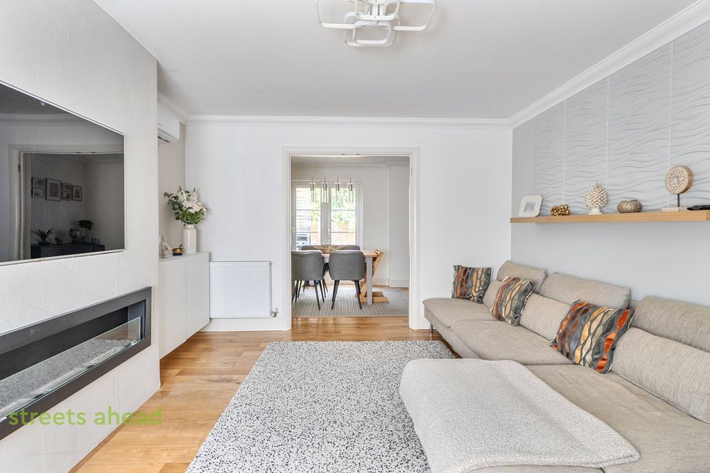 Property photo 3 of 21 532Aaa72-9338-4Ac...