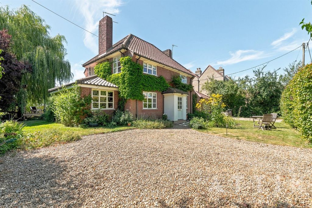 Property photo 1 of 64 Willow_Tree_003.Jpg