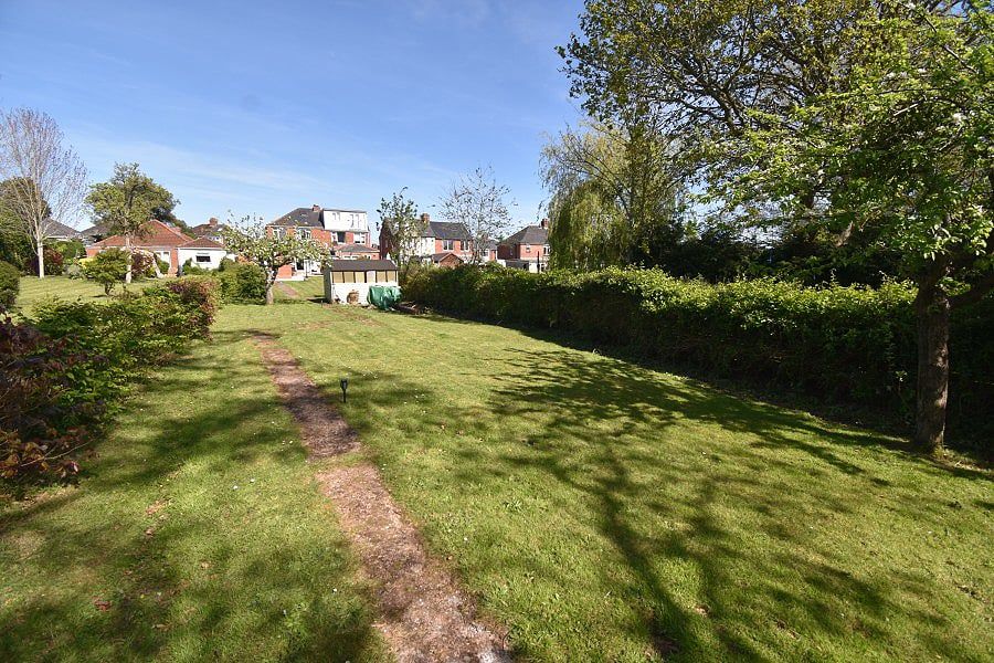 Property photo 2 of 21