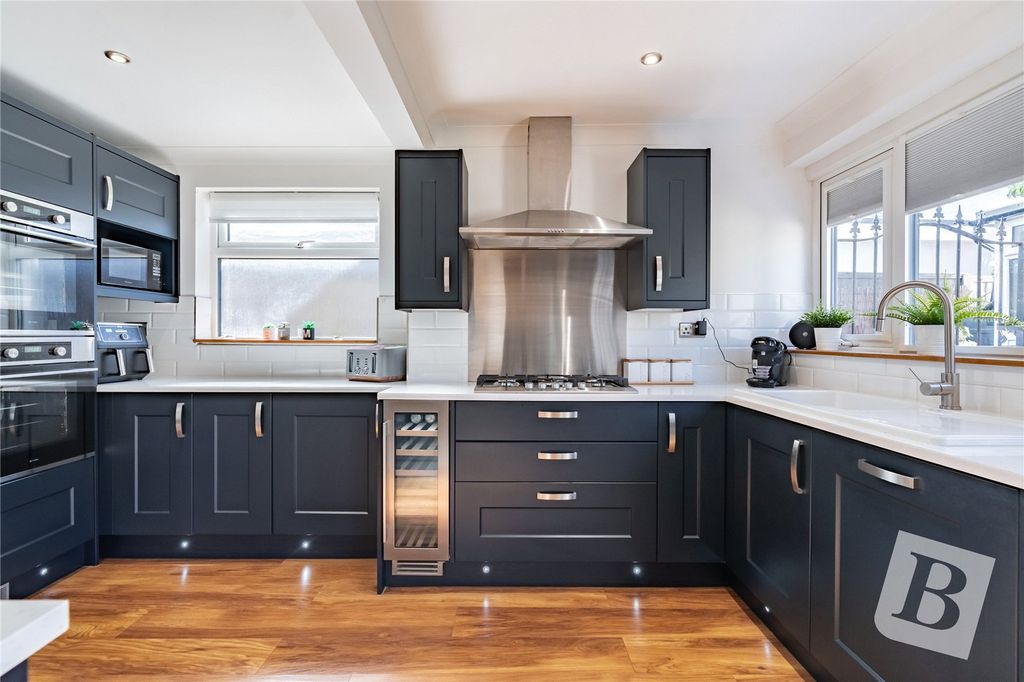 Property photo 2 of 22 Kitchen