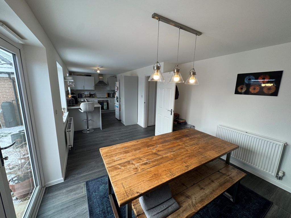 Property photo 2 of 19 Image