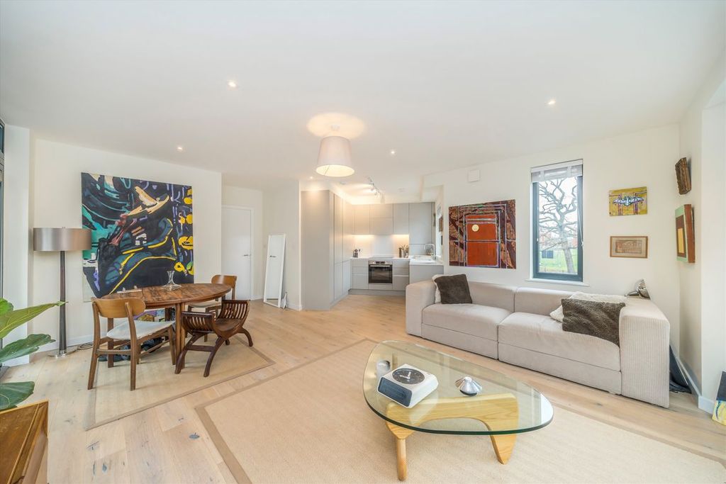 Property photo 2 of 6