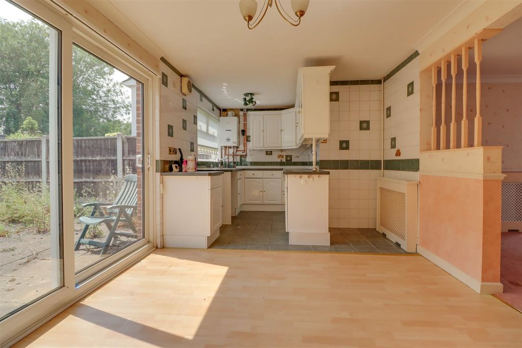 Property photo 2 of 17 26 Toppesfield Avenue Interior-4.Jpg
