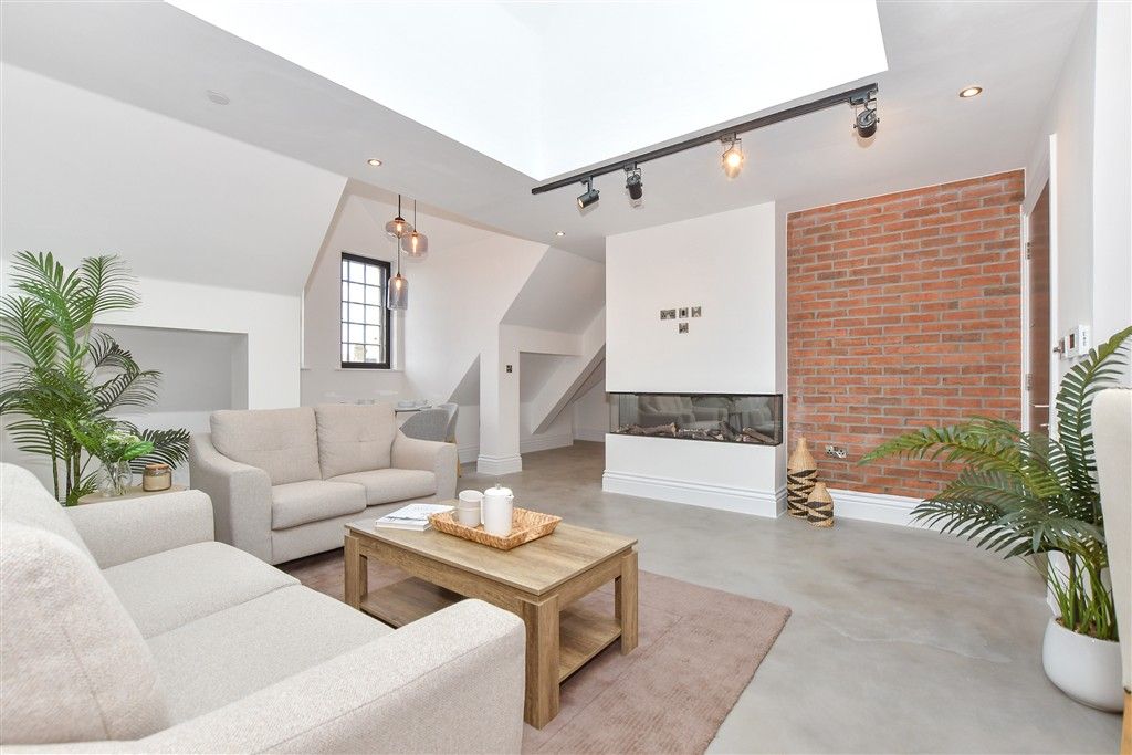 Property photo 2 of 20 Lounge/Diner