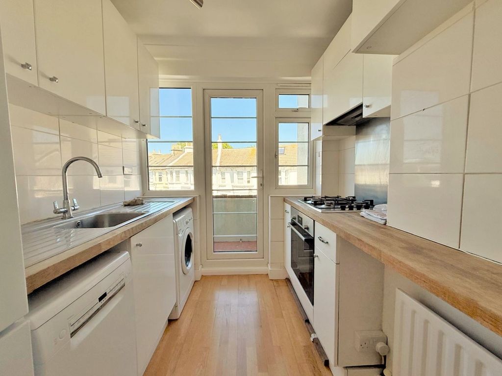 Property photo 2 of 12 11