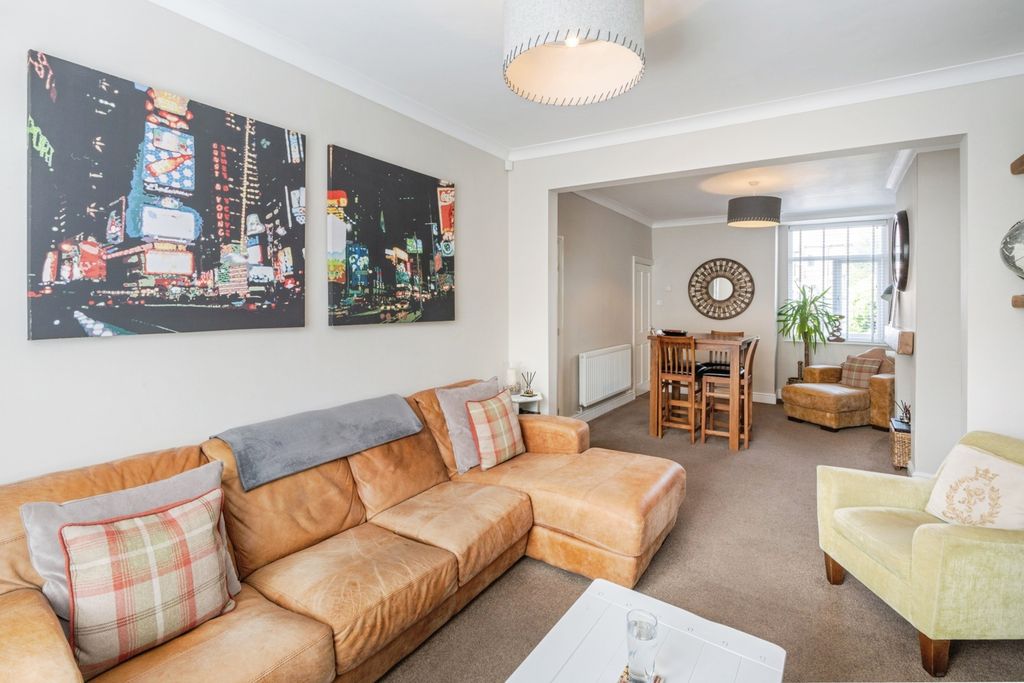 Property photo 3 of 17 Photo