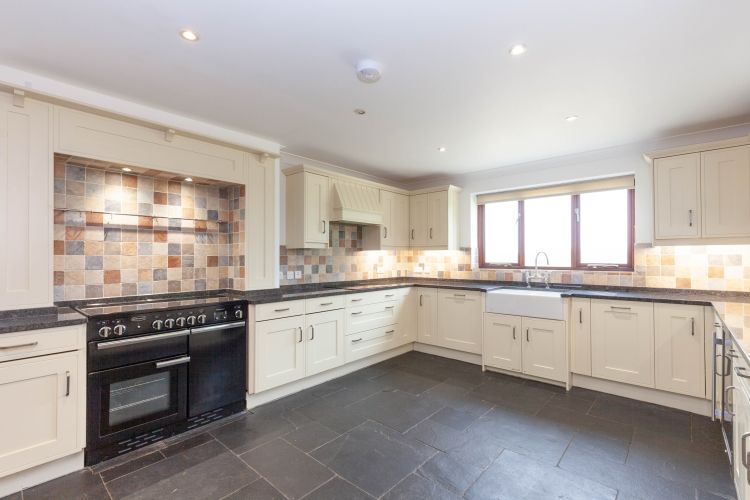 Property photo 2 of 18 190027