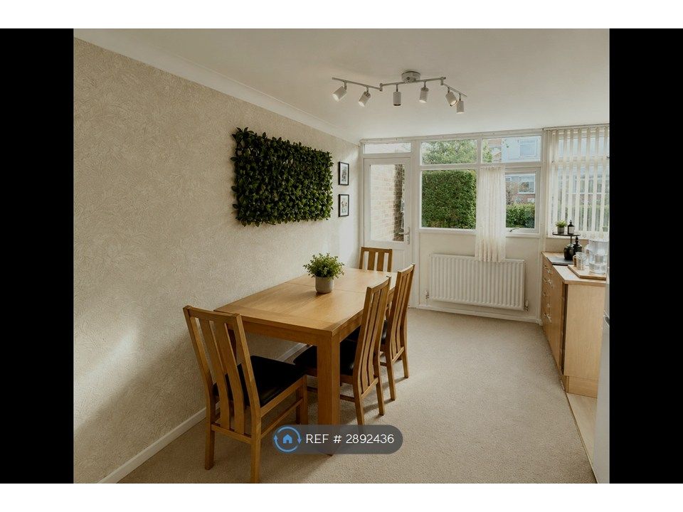 Property photo 3 of 10 Dinning Araa