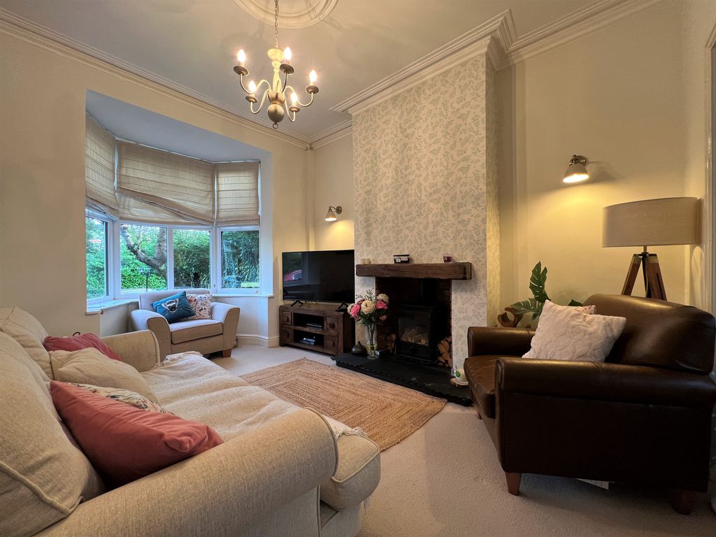 Property photo 3 of 18