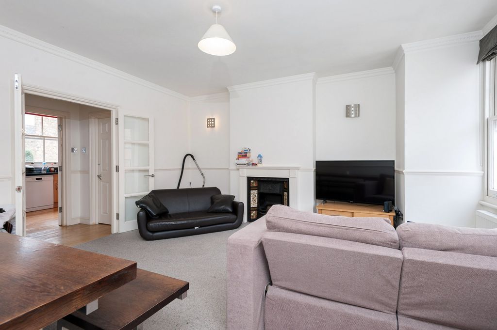 Property photo 3 of 9 (Main)