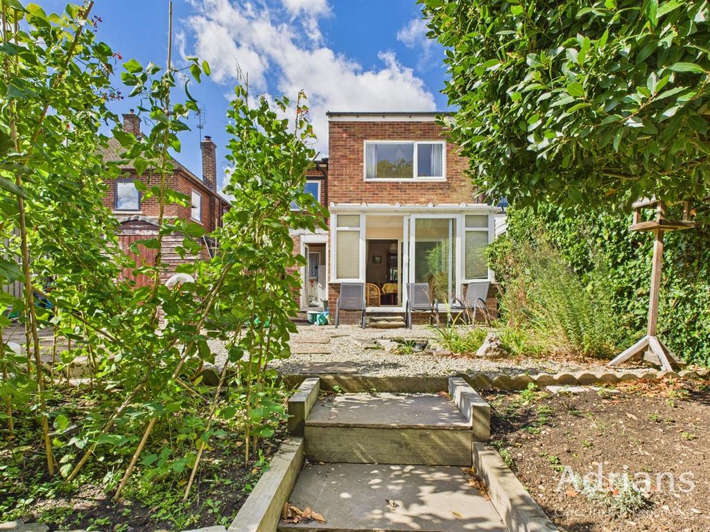 Property photo 3 of 27
