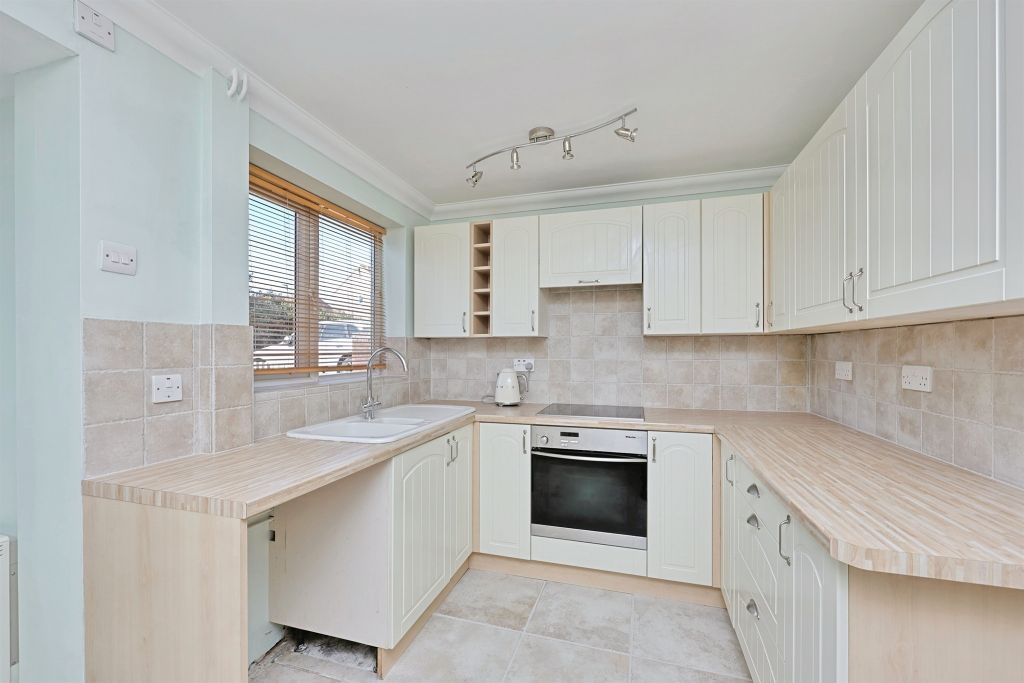 Property photo 2 of 18