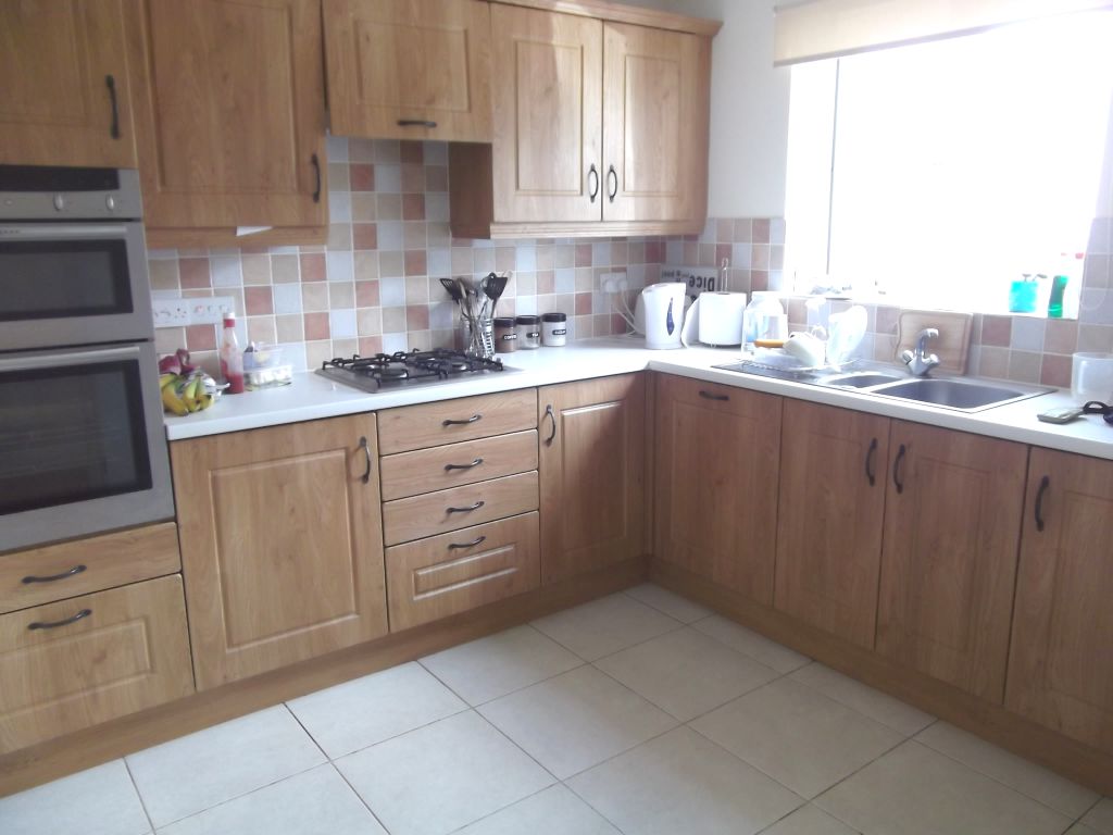 Property photo 2 of 7 Kitchen