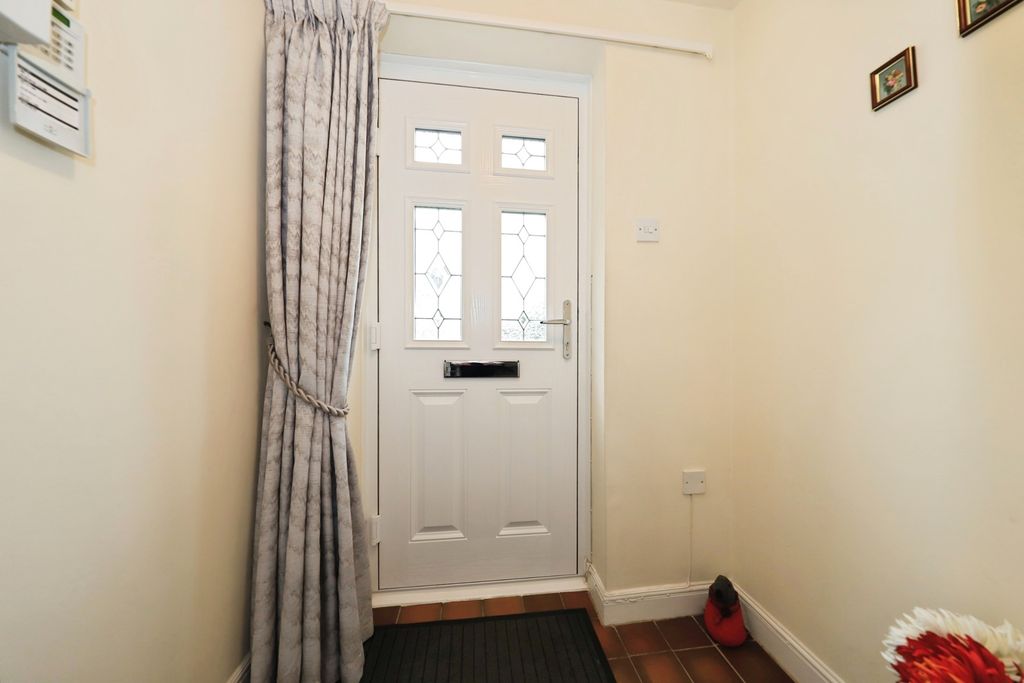 Property photo 3 of 17 Photo