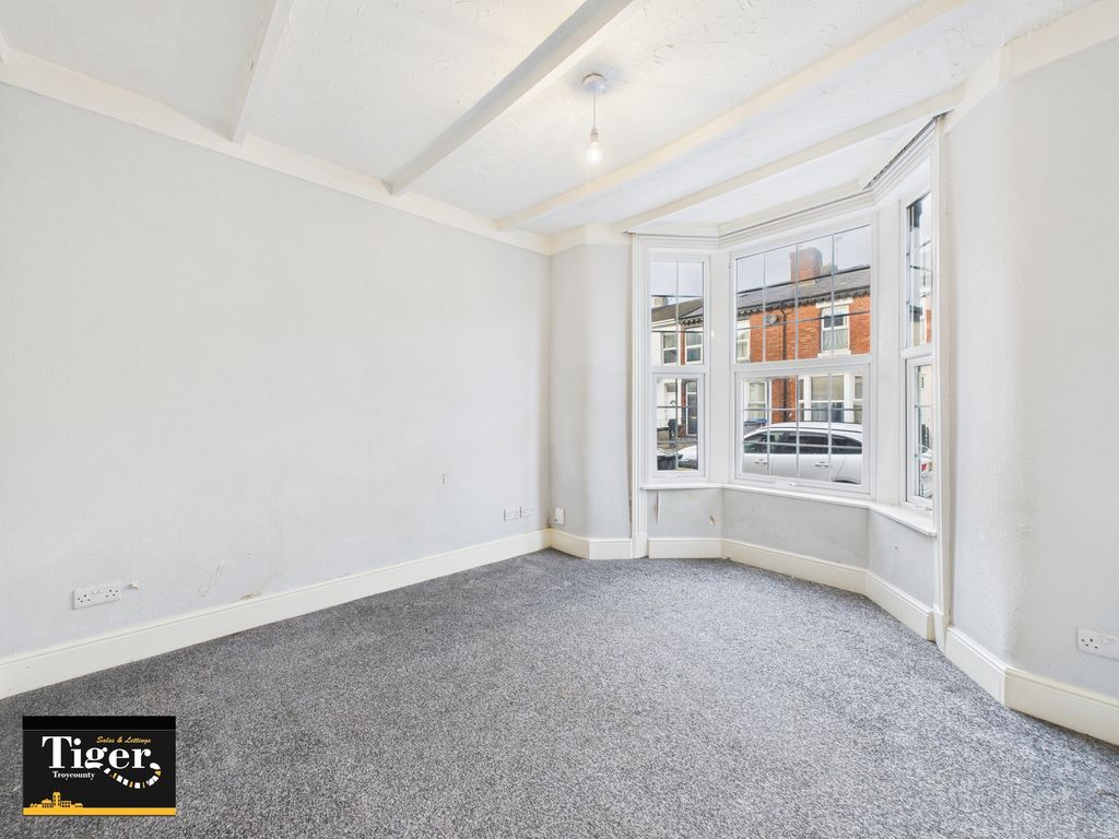 Property photo 3 of 15 Cam03440G0-Pr0479-Still004