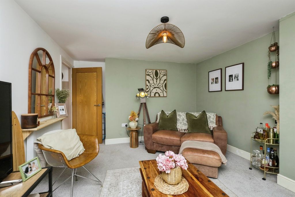 Property photo 3 of 14