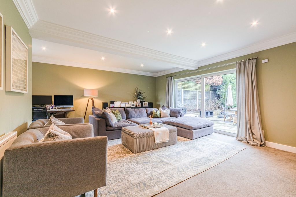 Property photo 2 of 24 Picture No. 55