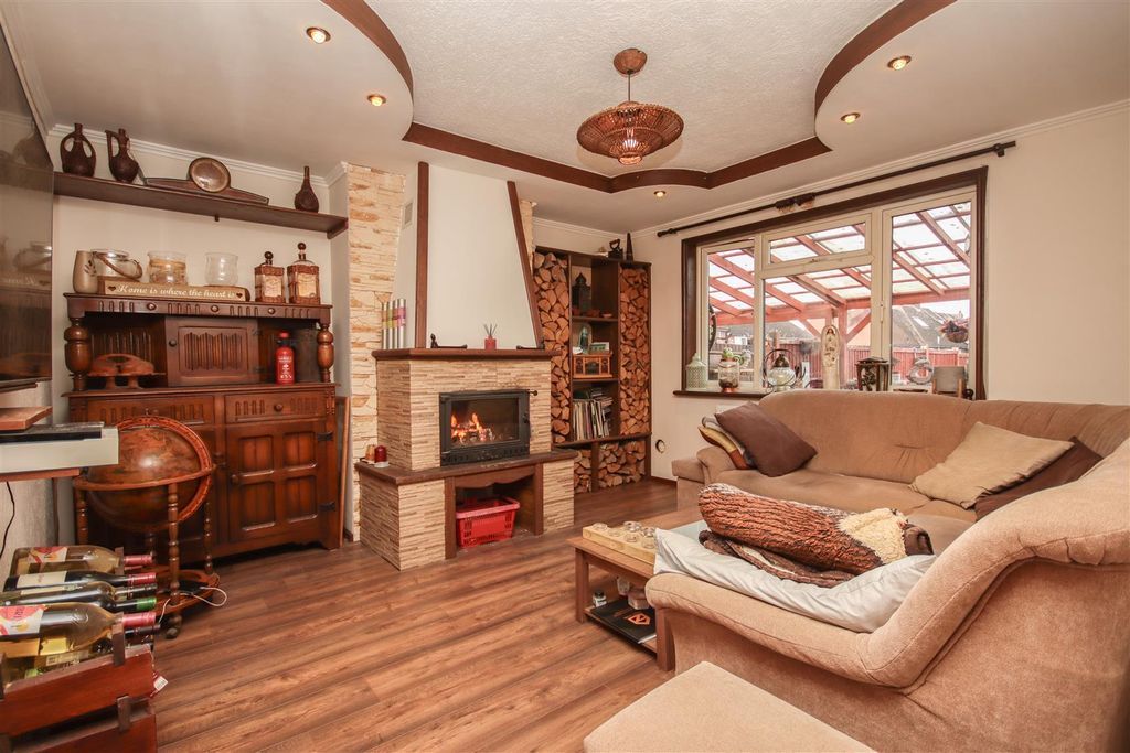 Property photo 2 of 16 Img_1920.Jpg