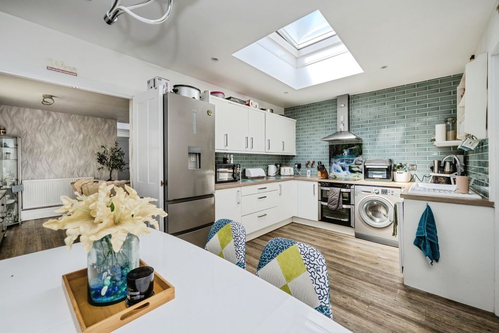 Property photo 3 of 20 Pbox-Img.Jpg