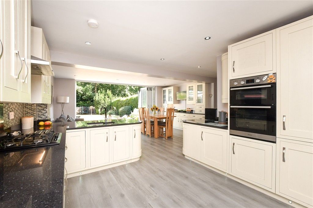 Property photo 3 of 22 Kitchen/Breakfast Room