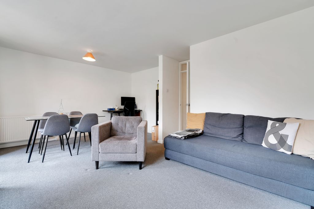 Property photo 2 of 10 Photo 02