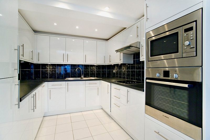 Property photo 2 of 6 8100883-Kitchen01...