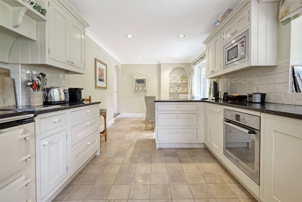 Property photo 3 of 27 Kitchen