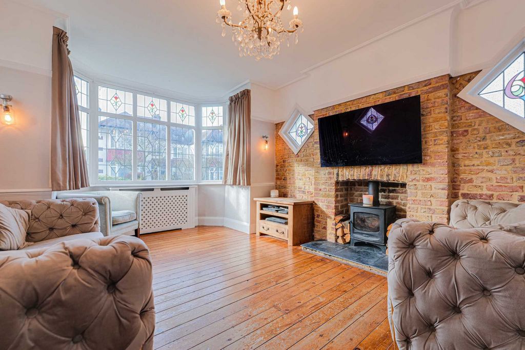 Property photo 1 of 33