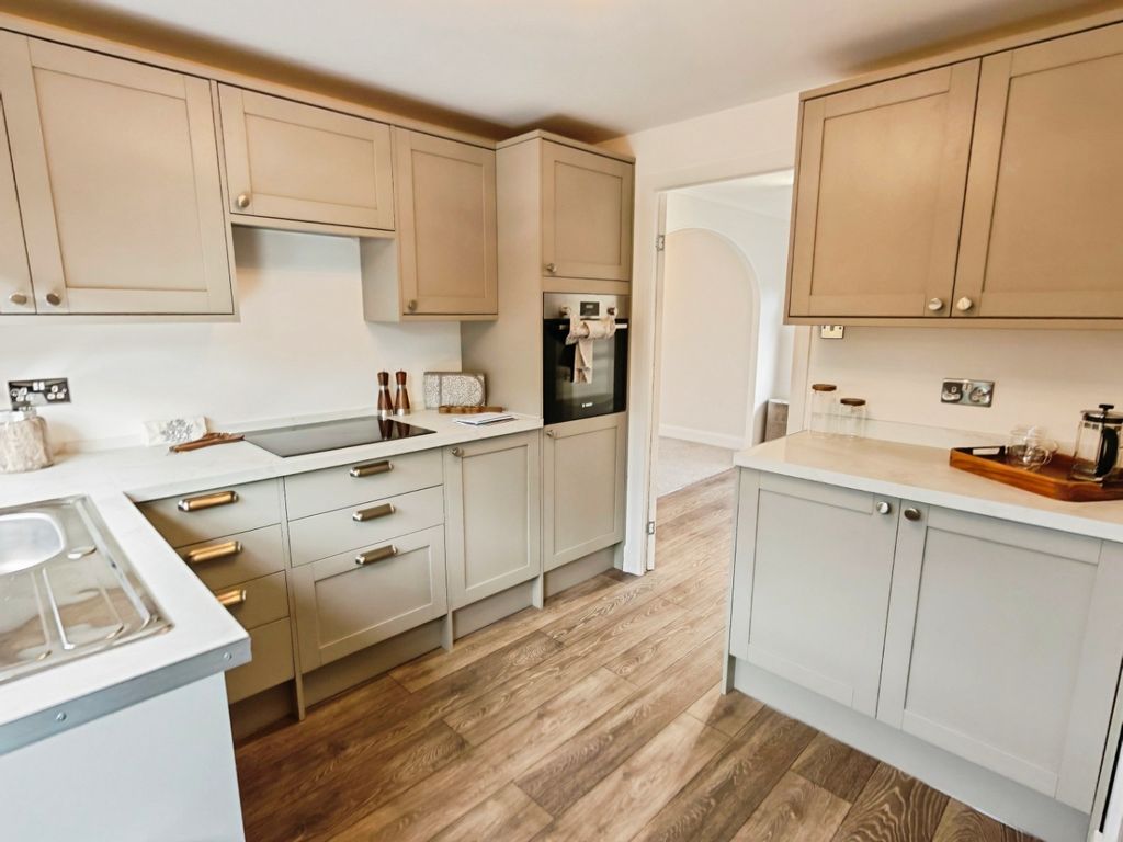 Property photo 2 of 18 4841342