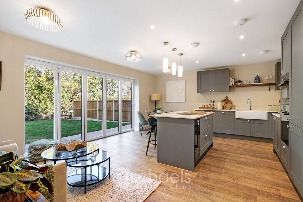 Property photo 3 of 46