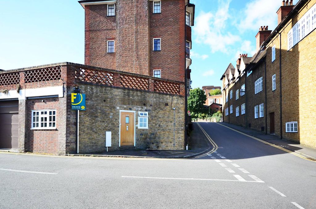 Property photo 1 of 3