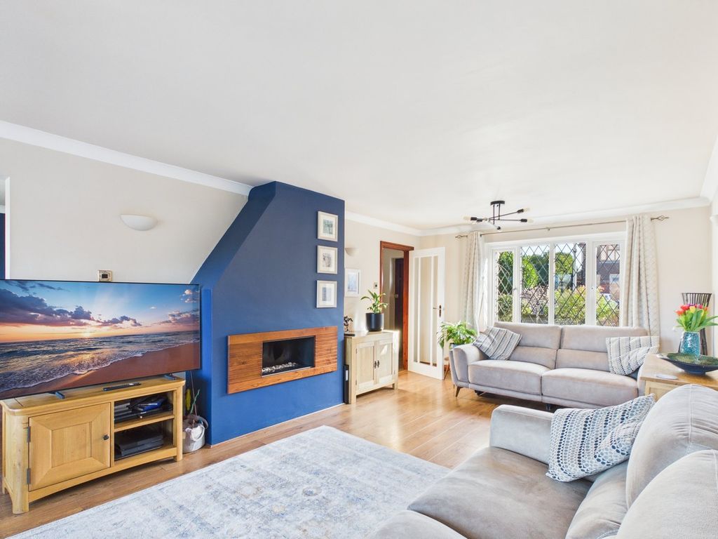 Property photo 2 of 33