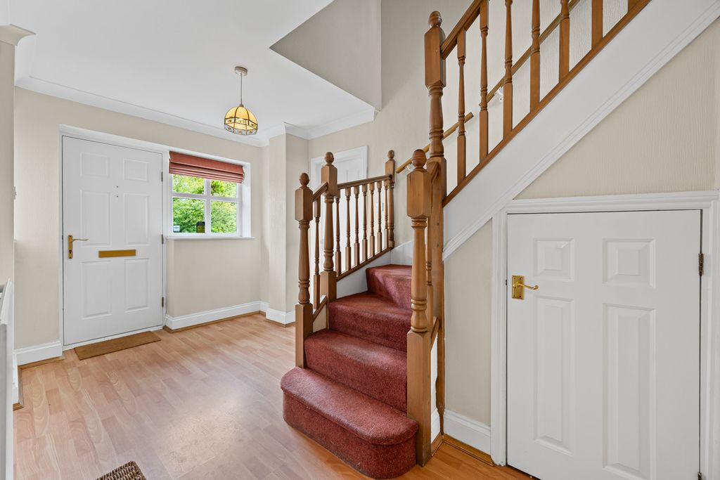 Property photo 3 of 43