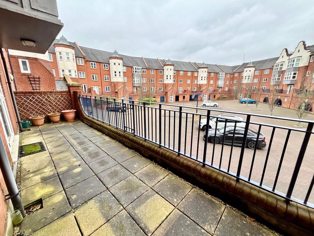 Property photo 2 of 9 Picture No. 24