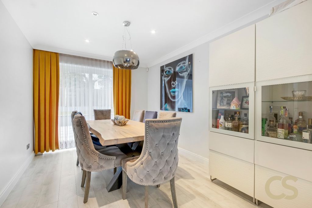 Property photo 3 of 20 5572674