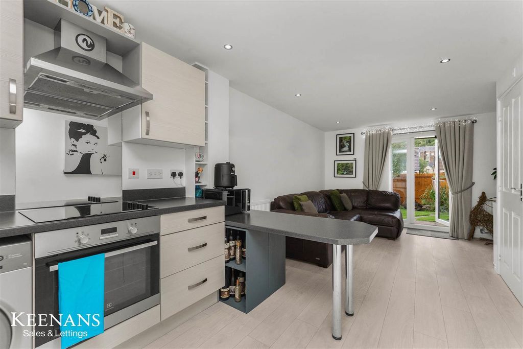 Property photo 3 of 28 3.Jpg