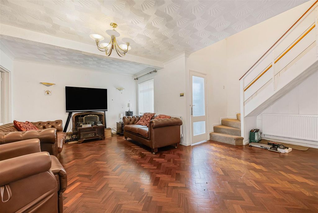 Property photo 2 of 21 10_67225.Jpg