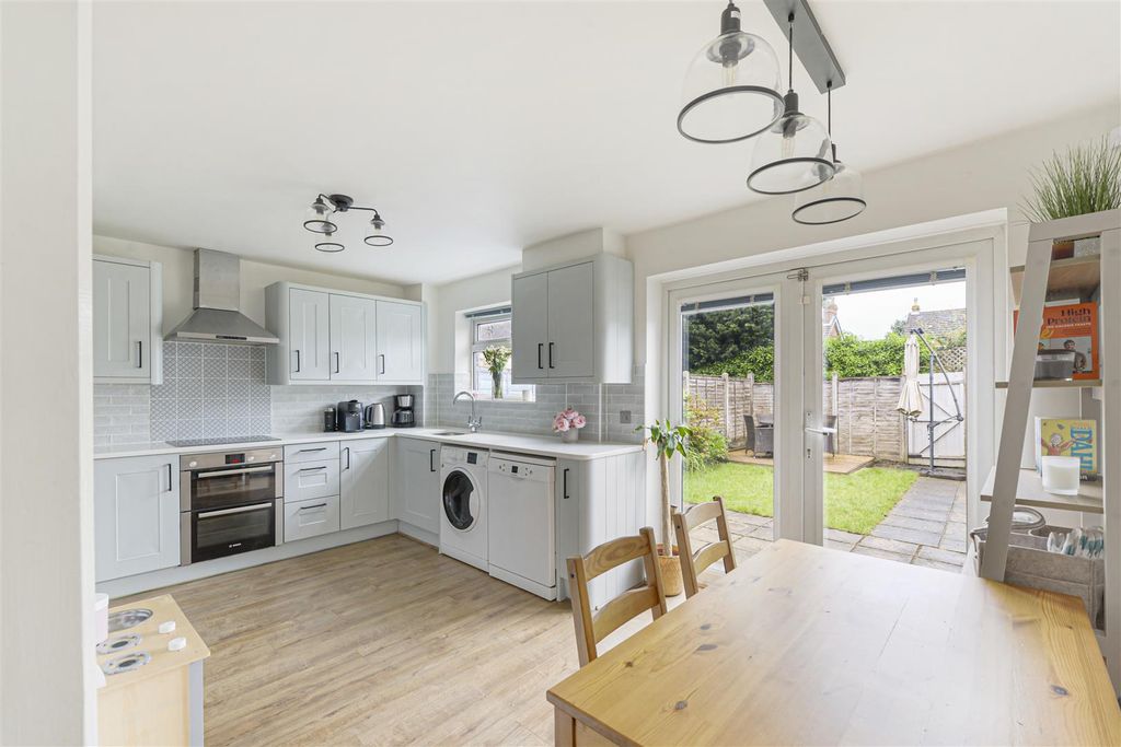 Property photo 3 of 16 6