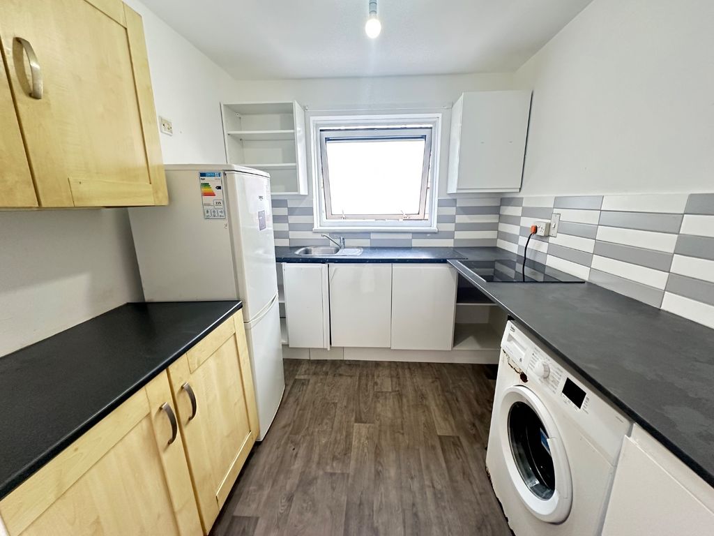 Property photo 3 of 6 5423832