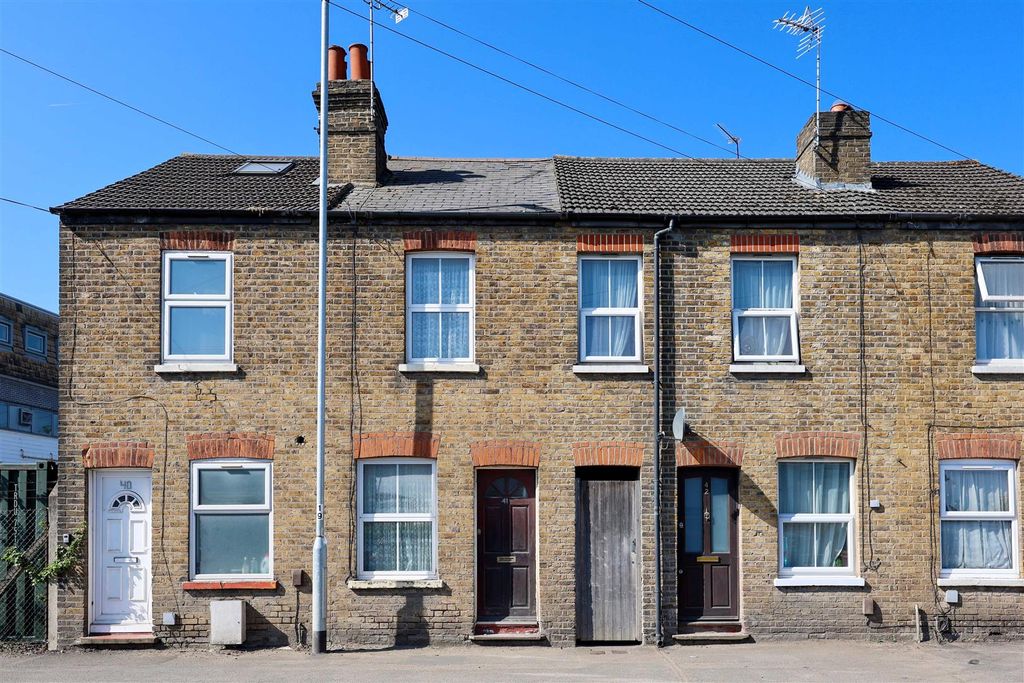 Property photo 1 of 12