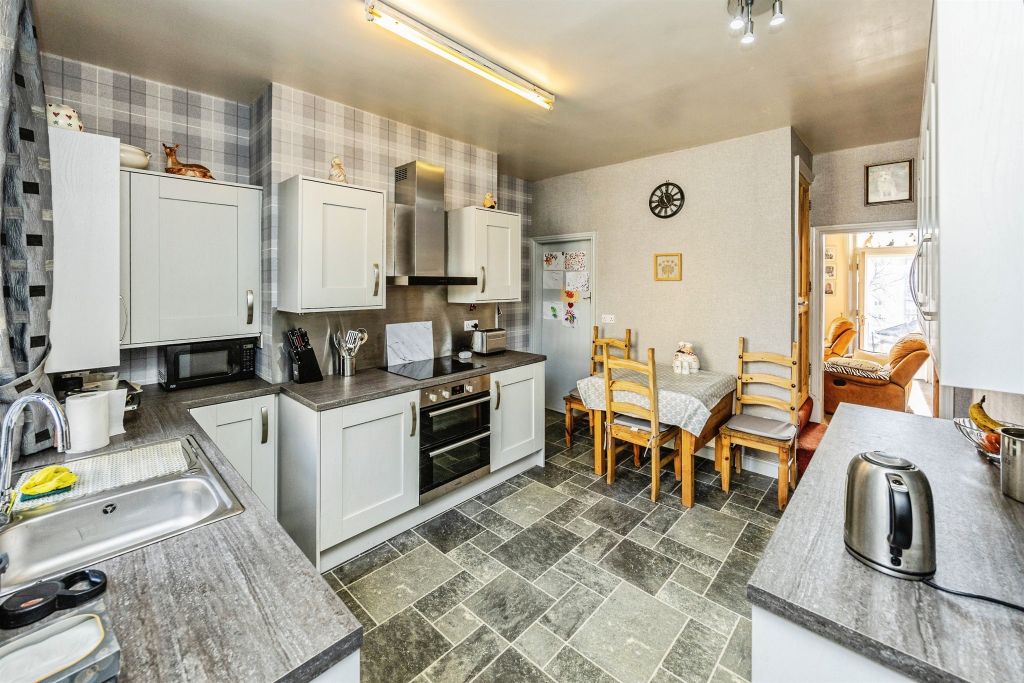 Property photo 3 of 17