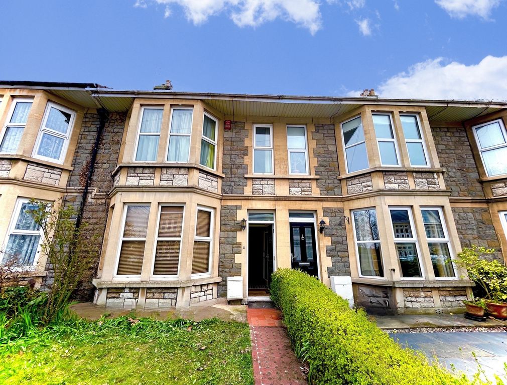 Property photo 1 of 9 Charming Front View Of A Beautifully Maintained Pr...