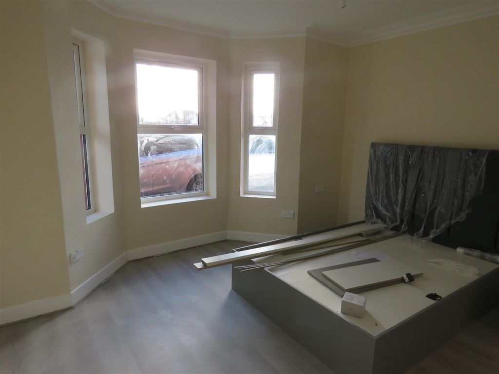 Property photo 2 of 4 Lounge Dining Room