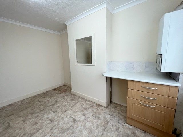 Property photo 2 of 9 Photo 8