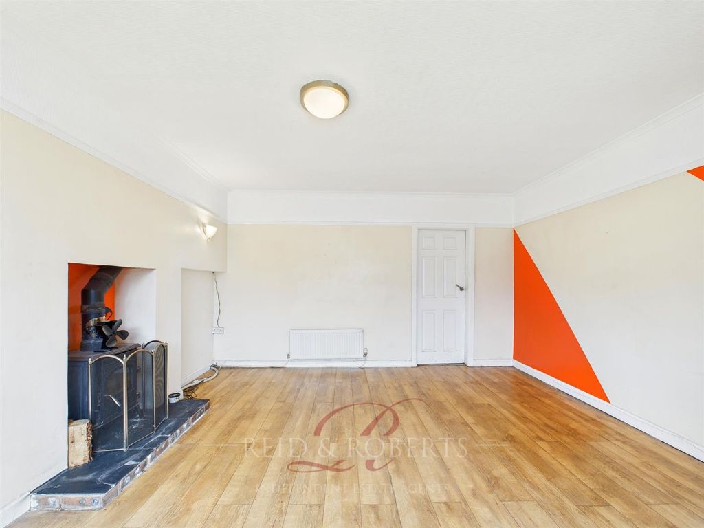 Property photo 3 of 17 Cam05148G0-Pr0076-Still002.Jpg
