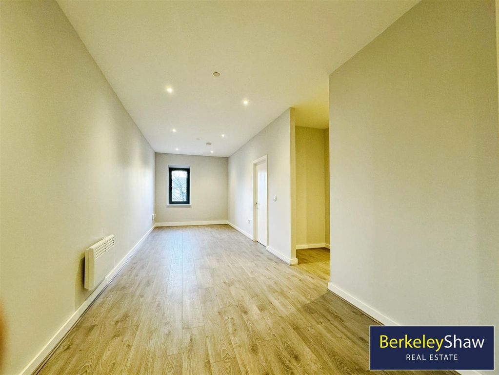 Property photo 2 of 9 Ca31d586-Img_9856.Jpg